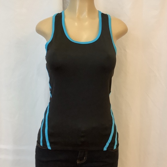 Large, Body Instincts Sports Top - Picture 1 of 5